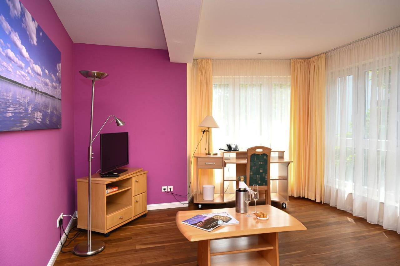 Hotel Restaurant Luise บาเดนไวเลอร์ ภายนอก รูปภาพ